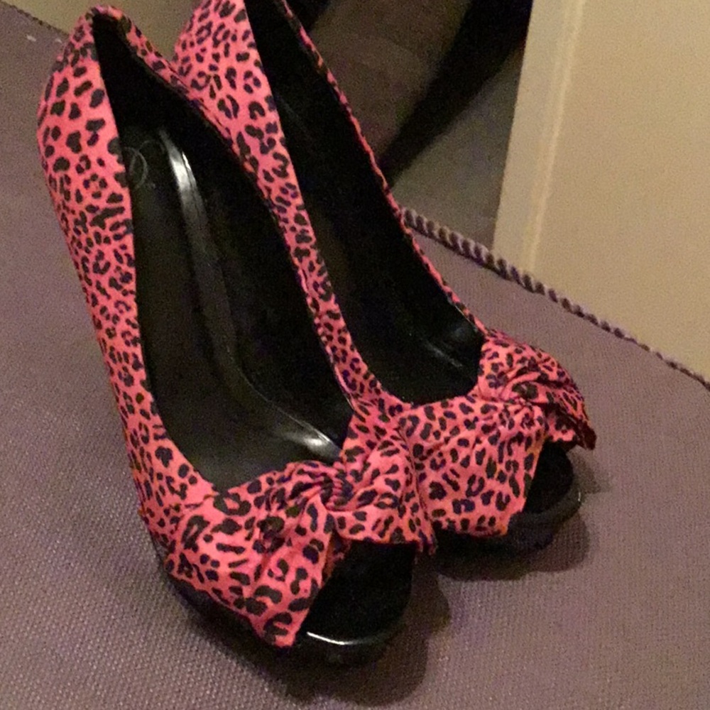 Rose/black 5 inch platform heels